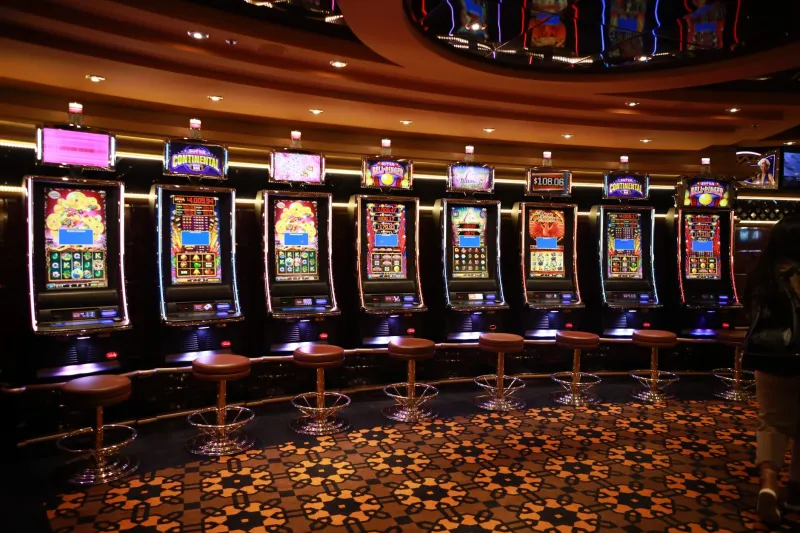 Hot Streaks, Cold Runs, and the Cruel Math That Governs Every Slot Session